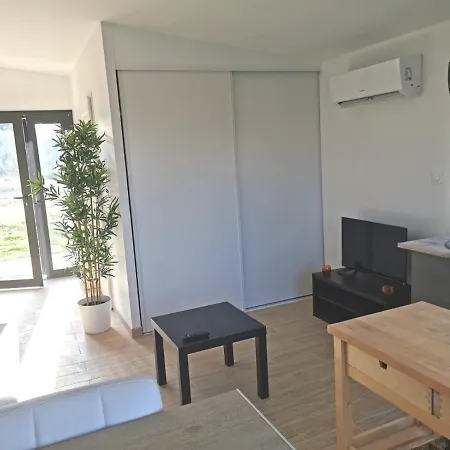 Independant, 10min Avignon *