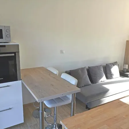 Independant, 10min Avignon *